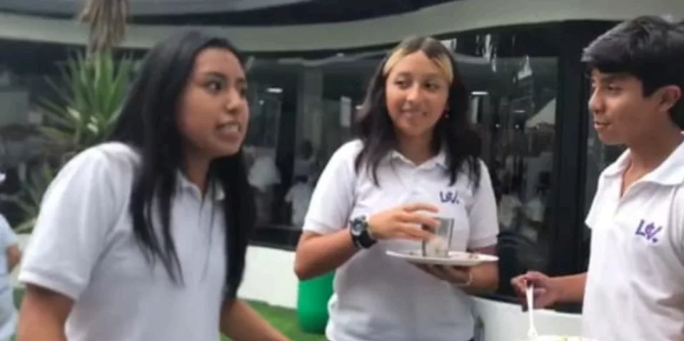 Estudiantes discutiendo